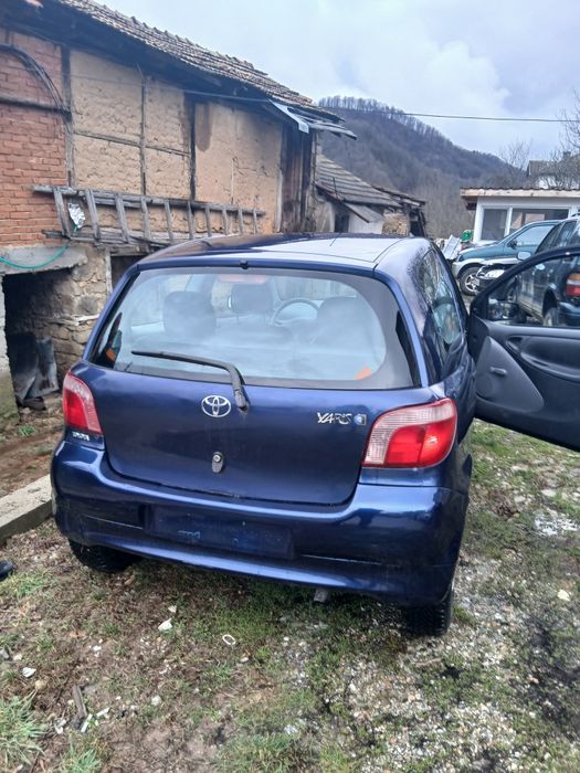 Тойота ярис 1.0 бензин на части