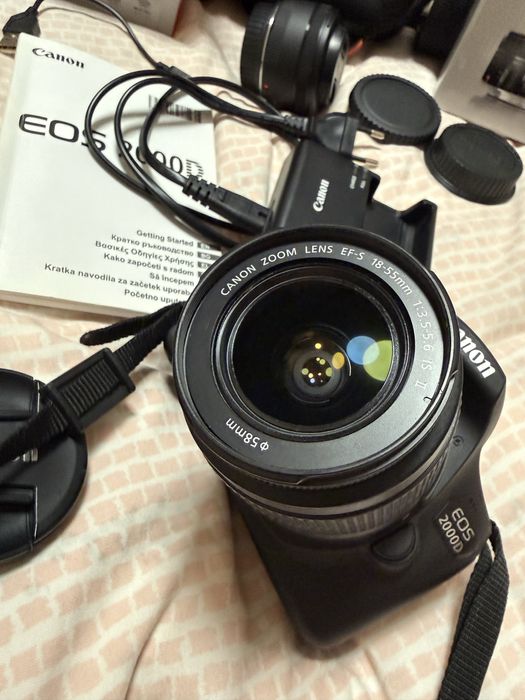 Фотоапарат Canon 2000 D