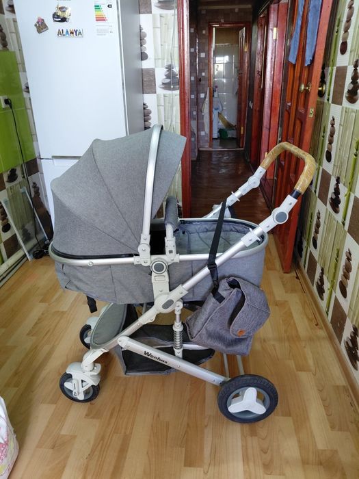 Продаю коляску 35000