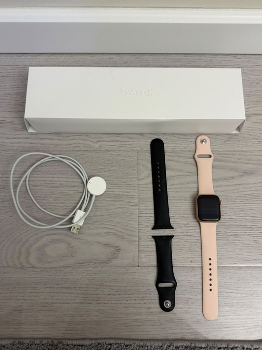 Apple Watch Series 5 40 мм