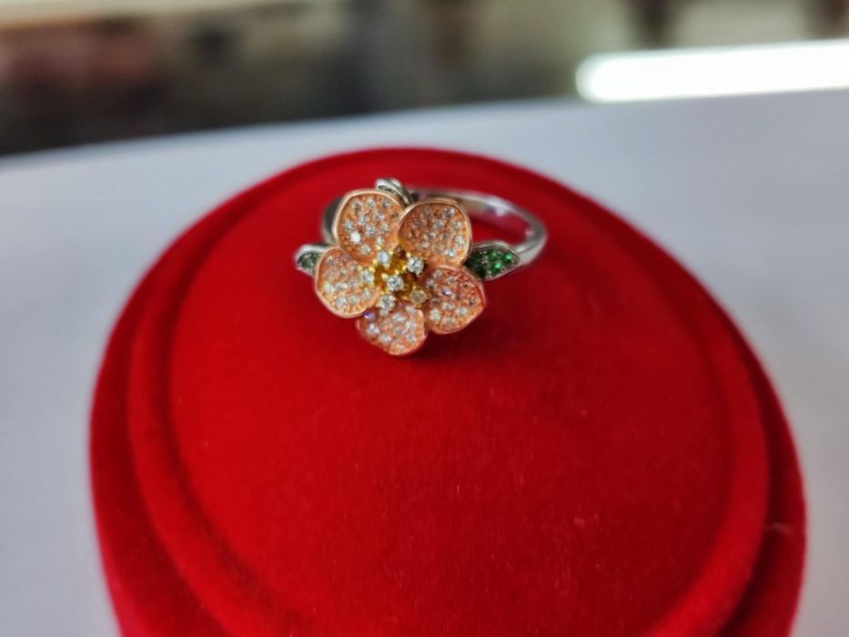 Сребърен комплект обеци,колие и пръстен