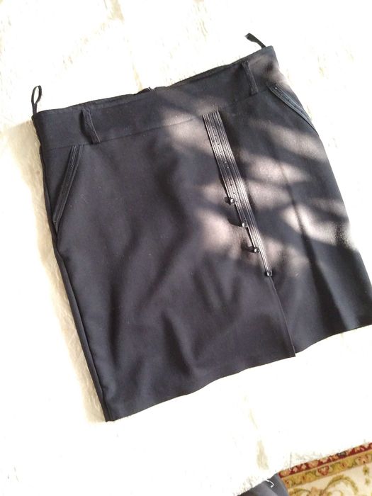 Fustă neagră chic