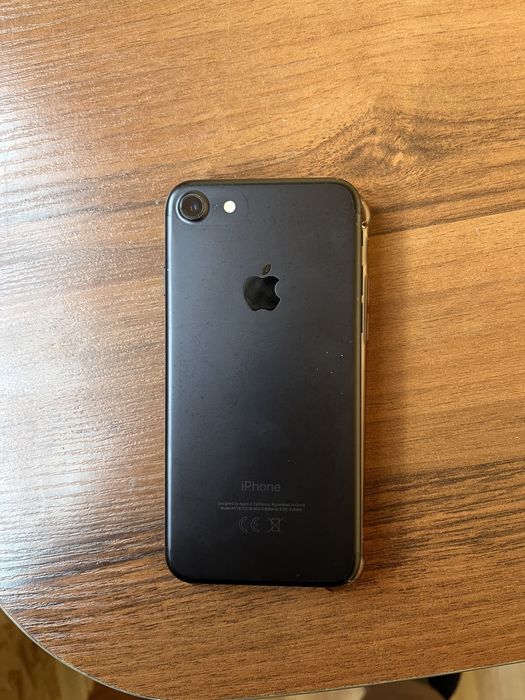 Продается айфон 7