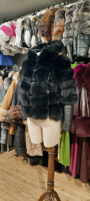 сезонно намаление на дамски палта от естествен косъм лисица