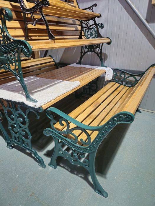 Bănci din fontă din secXVIII, în stil victorian, recondiționate,stejar