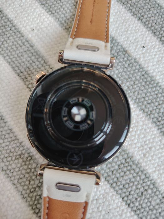 Смарт часовник HUAWEI Watch GT 5 бяла кожена каишка