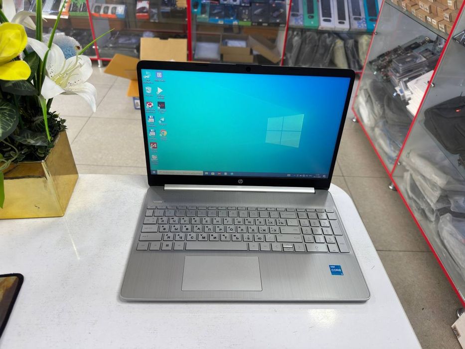 HP Core i3-11avlod ddr4 8/256 SSD Nvme holati ideal