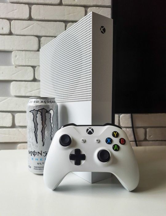 Xbox ONE S. 1 TB