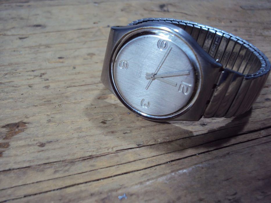 ceas Swatch Swiss Made cadran metalic