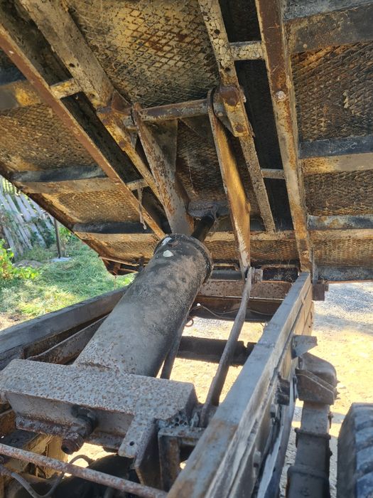 Remorca basculabila pe spate