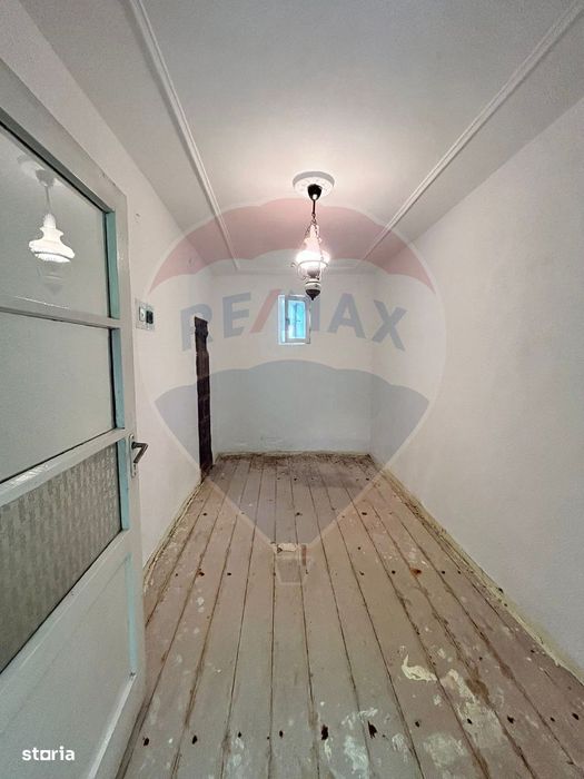Casă / Vilă cu 5 camere de vânzare în zona Traian