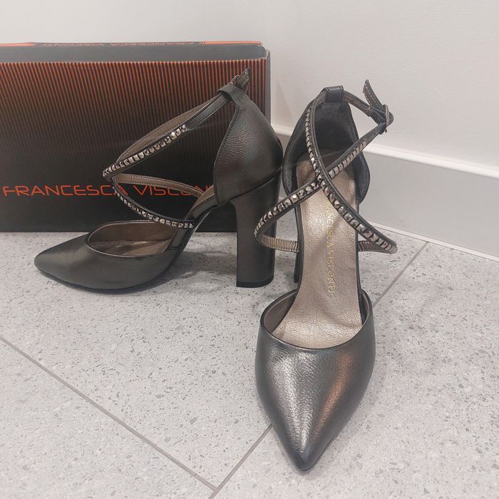 Дамски обувки на висок ток