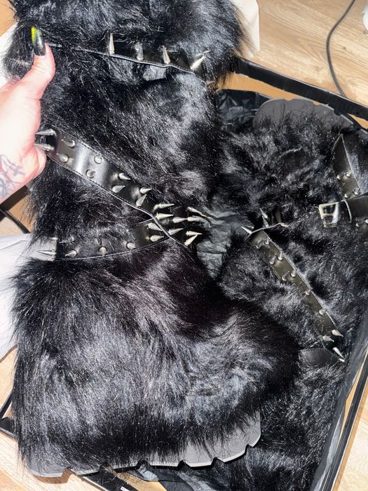 Wild Instincts Faux Fur Boots - Black
WIDOW