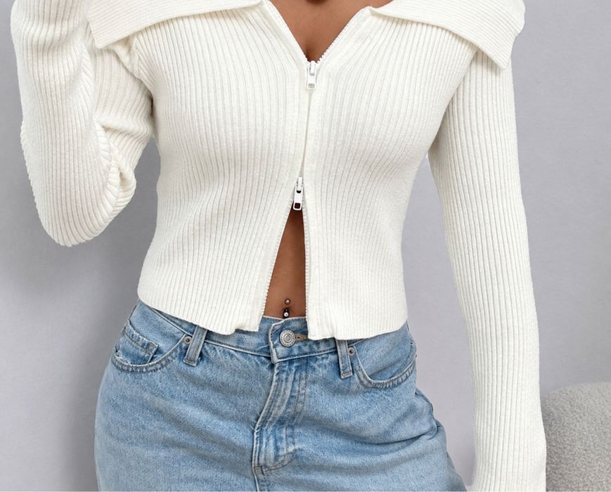 Pantaloni de sală + bluză albă