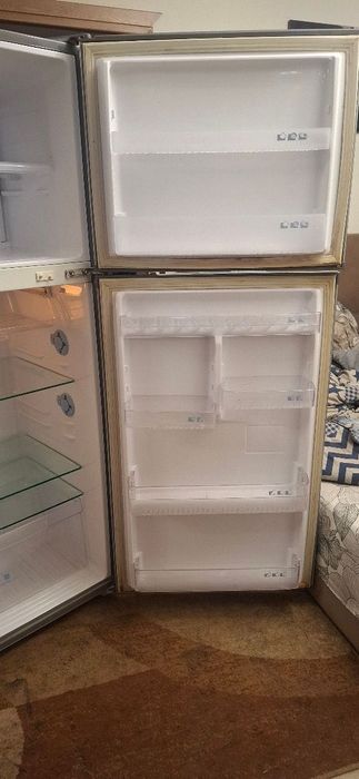 Отдaм дapoм Холодильник Samsung