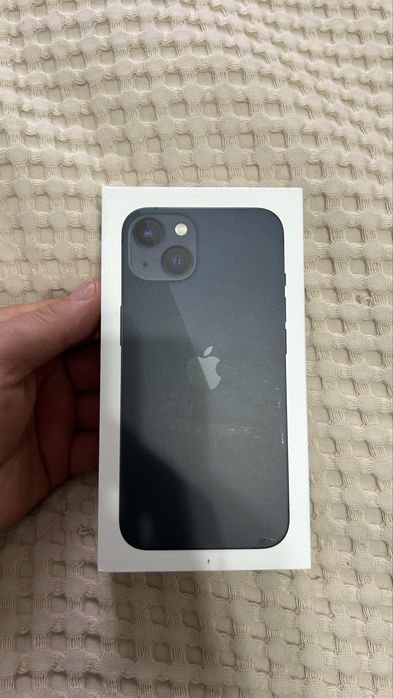 Продам айфон 13