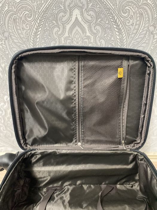 Продам Чемодан в хорошем состоянии