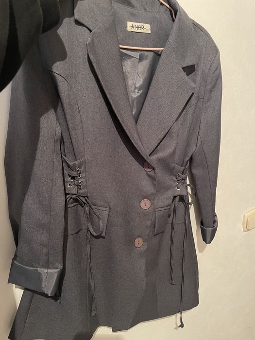 Платье-пиджак серого цвета