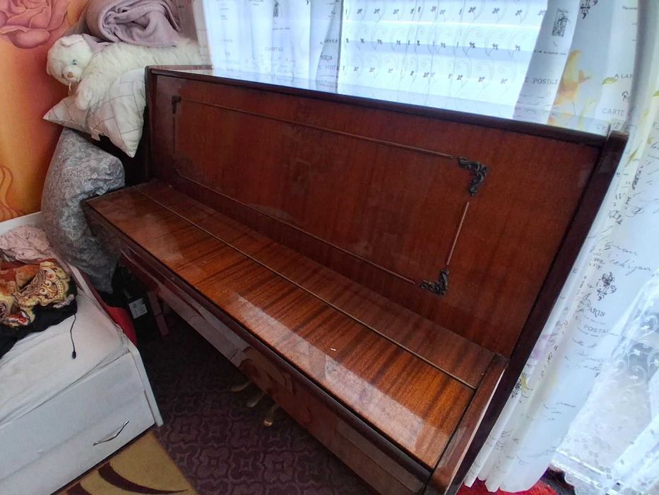 Продавам руско пиано