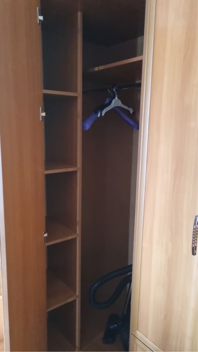 Продам уговой шкаф