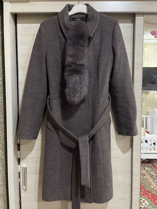 Zudlik bilan ayollar kiyimlari sotiladi