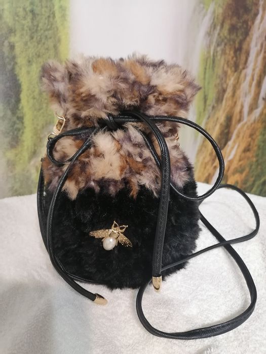 ПУХКАВА чанта-ръчно изплетена