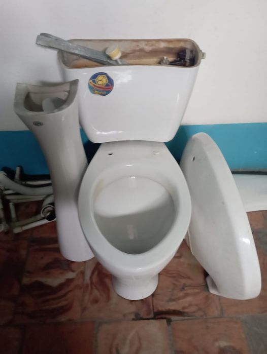 Унитаз, раковина