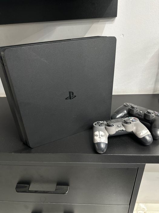 Playstation 4 +4джойстика в подарок