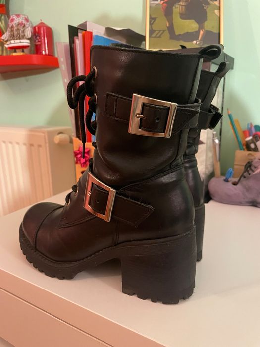 Botine cu toc din piele negre