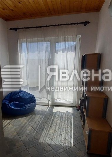 Явлена продава самостоятелна къща в идеален център на гр.Царево