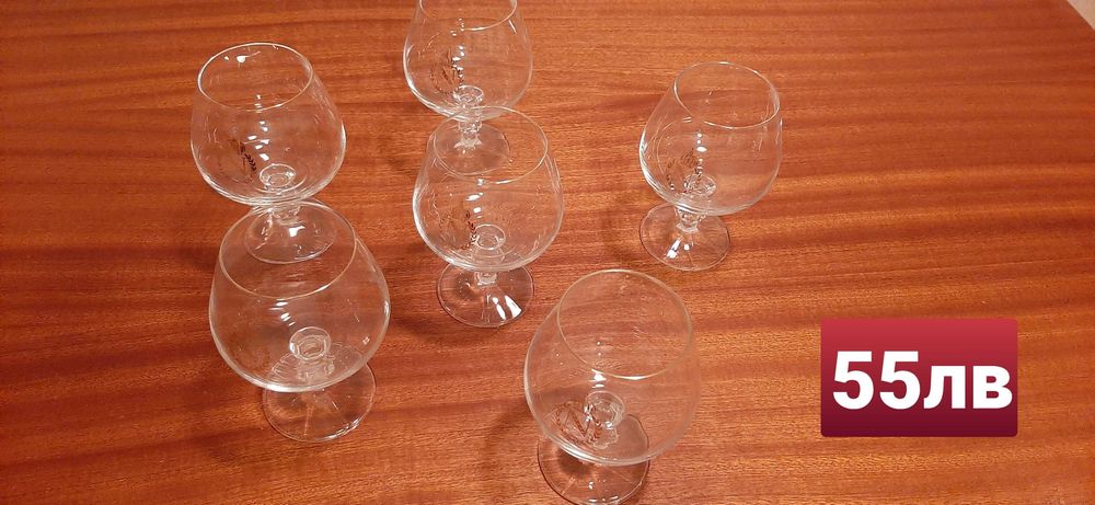 Кристални чаши, вази, фруктиери, подноси и пепелници