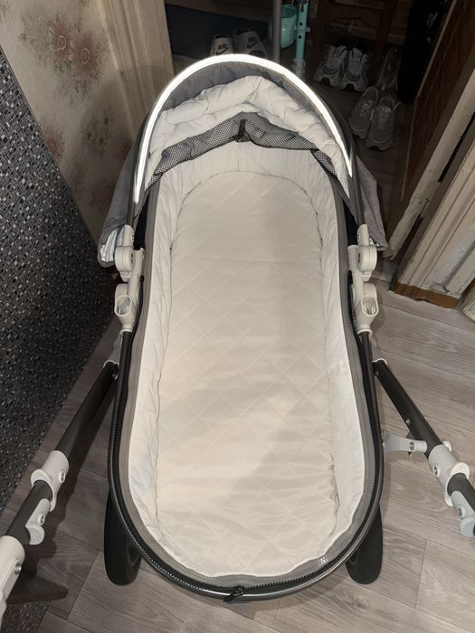Продам коляску 3в1