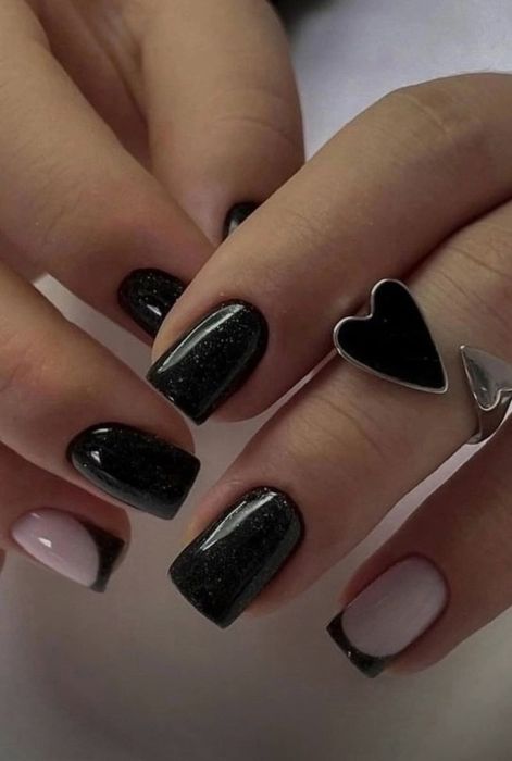 Маникюр, наращивание ногтей.