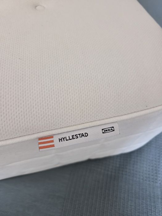 Матрак 200 x 90x 25,  Ikea Hyllestad  с индивидуално опаковани пружини, и сменяем калъф