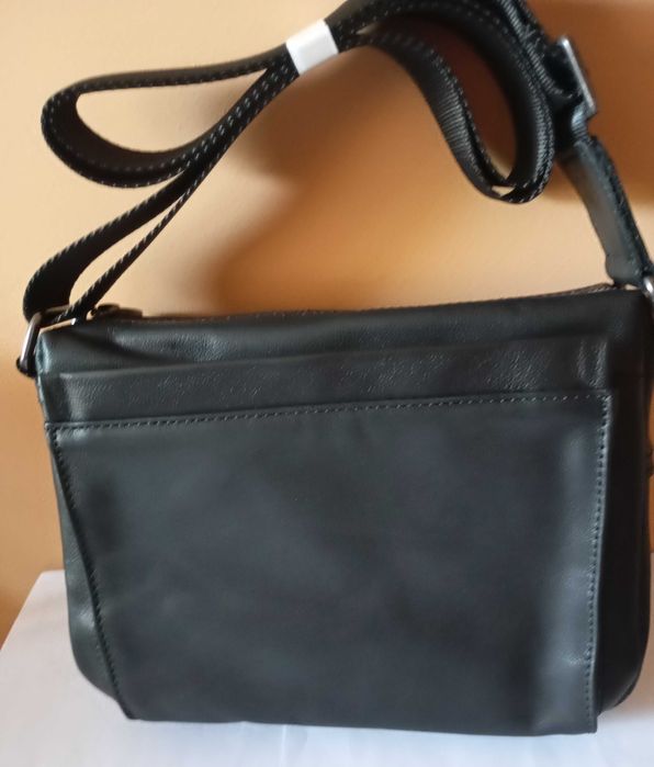 Мъжка чанта. Кросбоди. Естествена кожа. Нов.