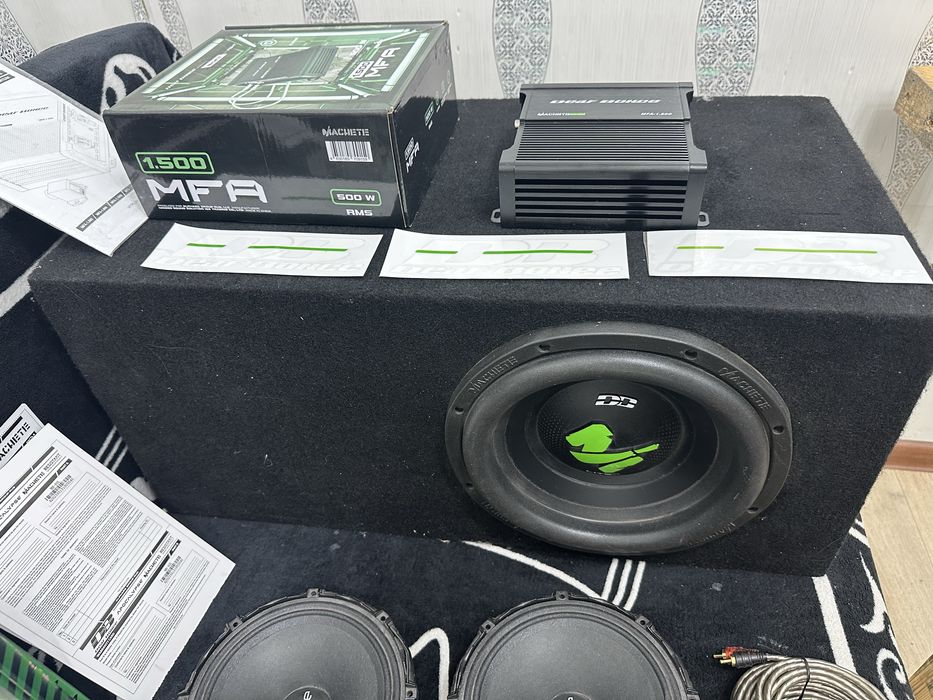 Продам сабвуфер , колонки , усилители !