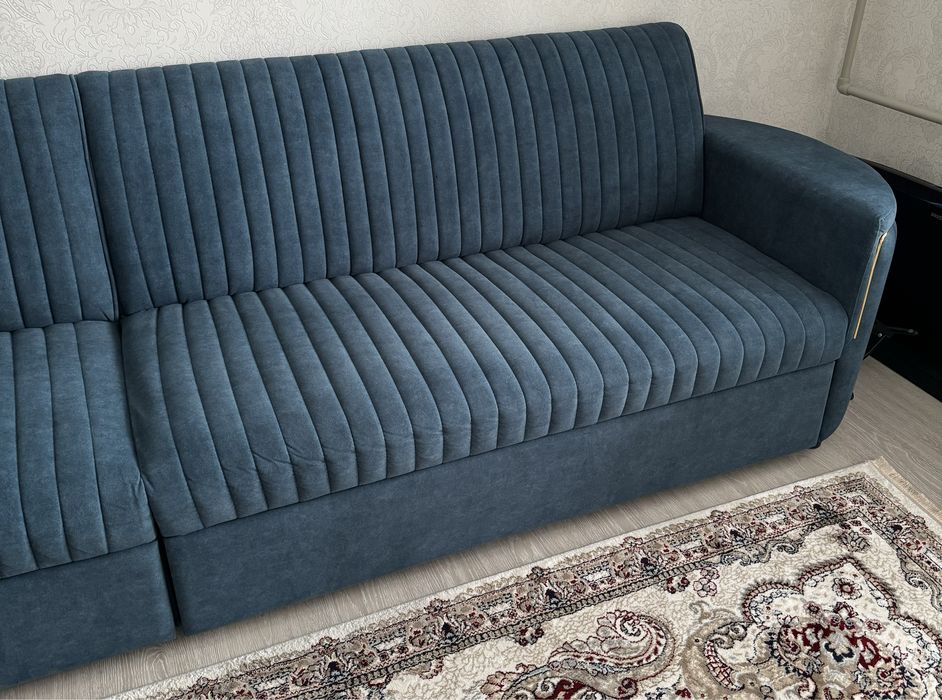 Диван вместительный