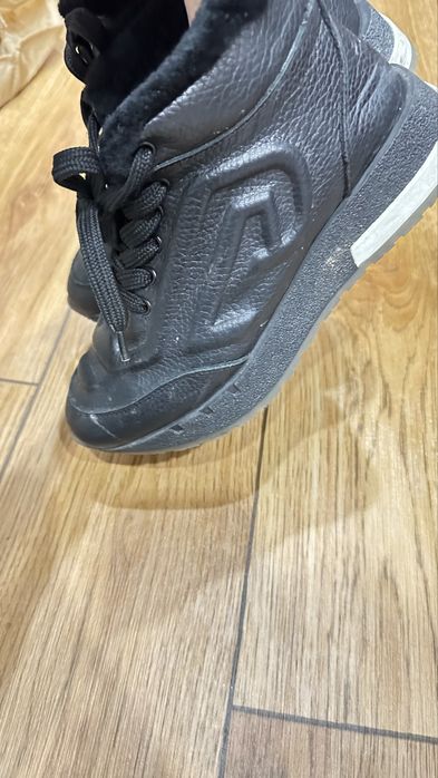 Продам зимние крассовки