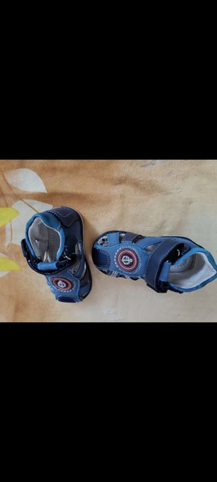 Детские сандалии