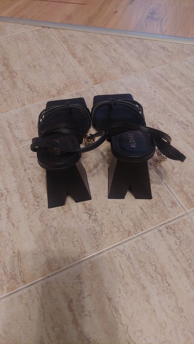 Чисто нови официални обувки ALOHAS, номер 40