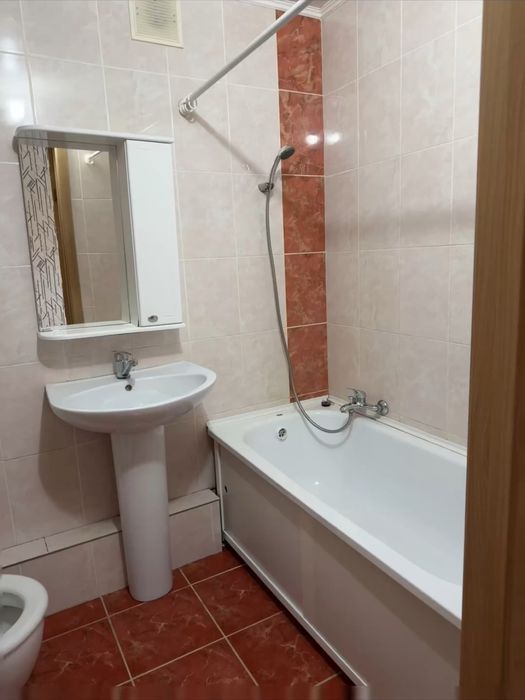 Продам квартиру район кафе весна.