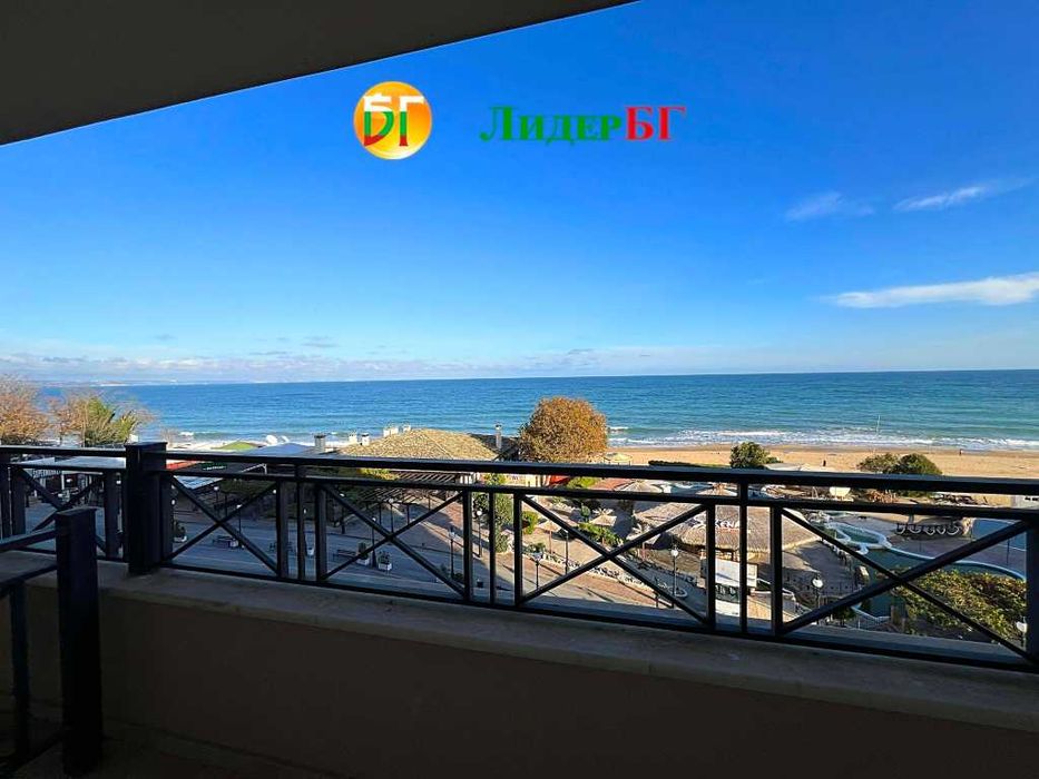 Тристаен апартамент с фронтална гледка към морето в комплекс Сирена