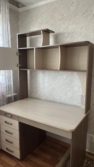 Продам ученический стол