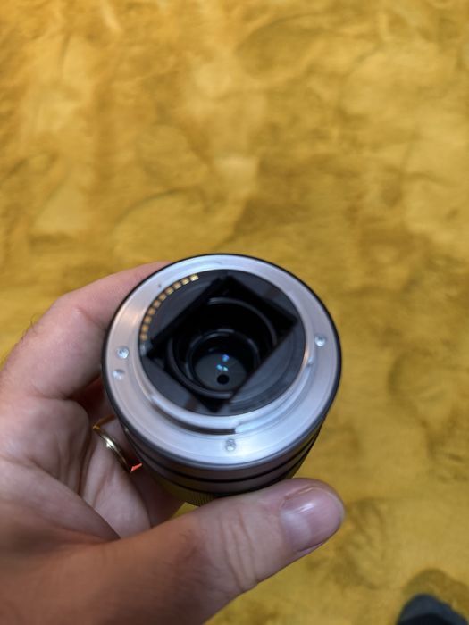 Obiectiv Sony 28mm F2 montura FE