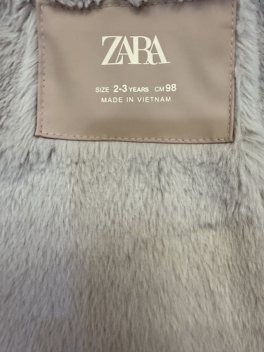 Zara прорезиненый дождевик