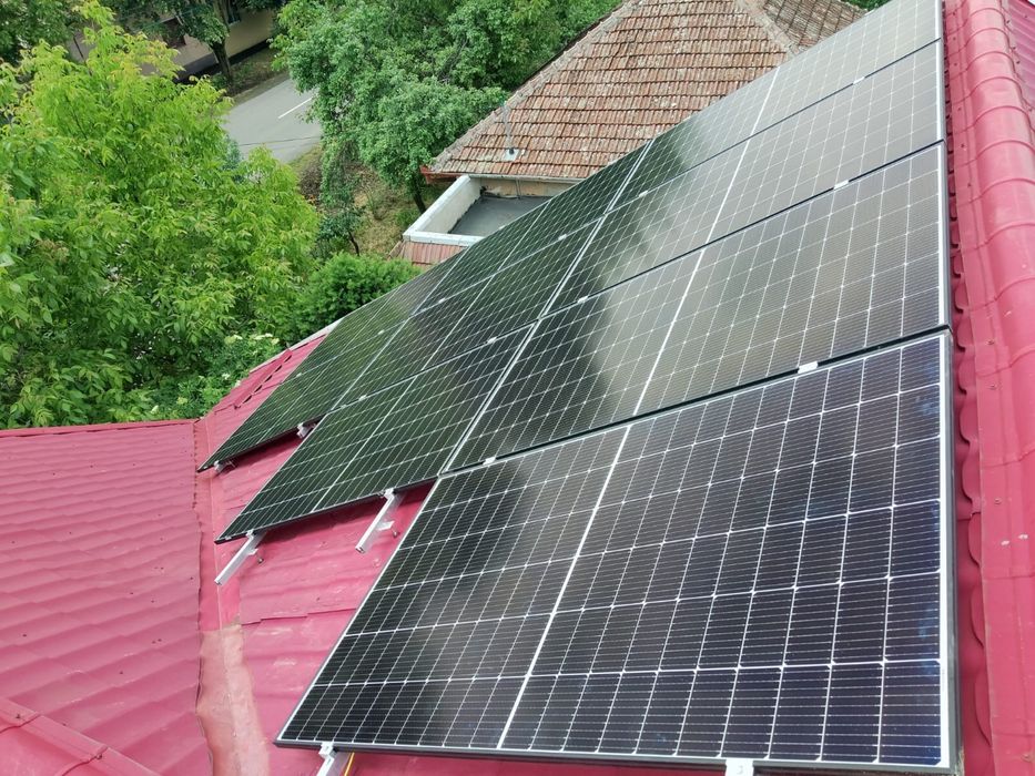 Instalez panouri fotovoltaice