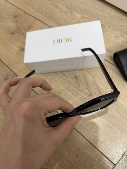 Очки солнцезащитные Dior Signature B1U
