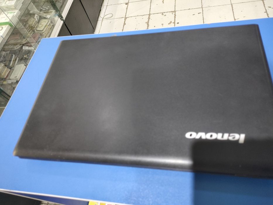 Срочна Lenova cori I5