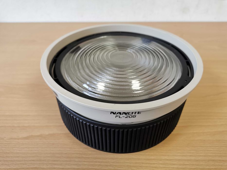 Френелова леща / спот Nanlite FL-20G с фабрични клапи (Barndorf)