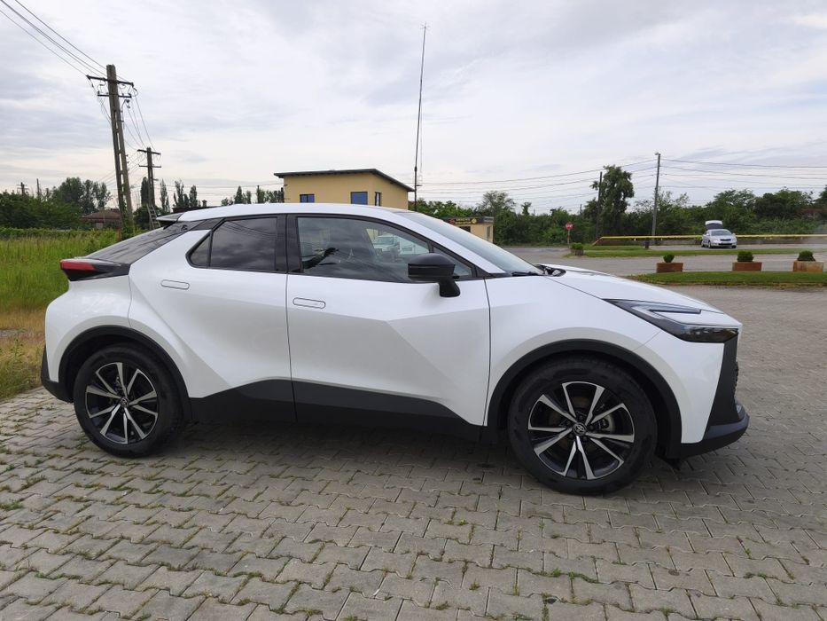TOYOTA C-HR 2024 — imagine 3